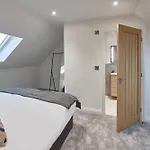 Host & - Iburn House