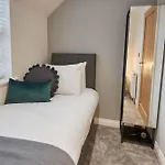 Host & - Iburn House